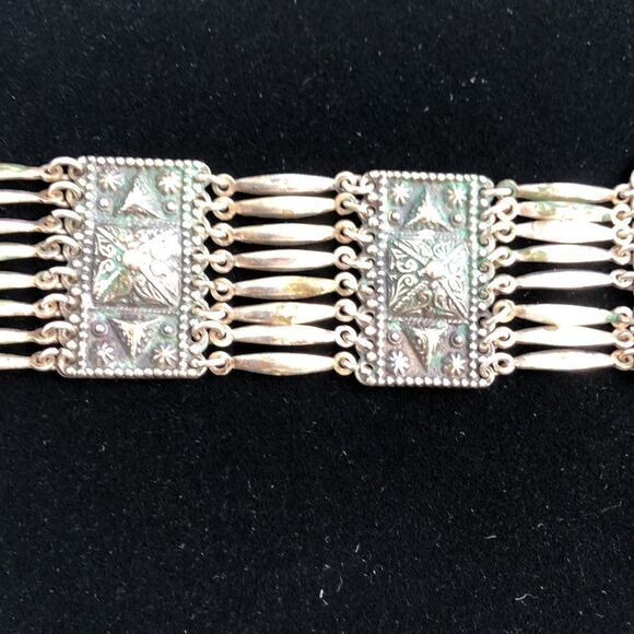 Sterling silver  - Picture 2 of 6